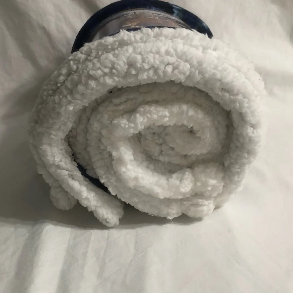 Silky double sherpa throw brown. Size 50in x 60in